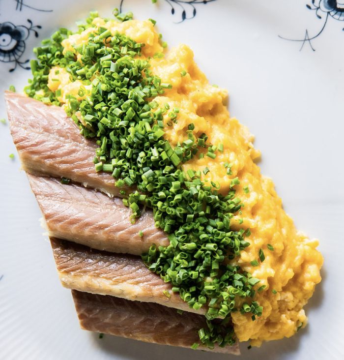 Smørrebrød med røget ål